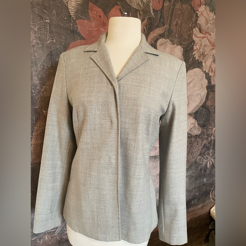 Tailored suit jacket